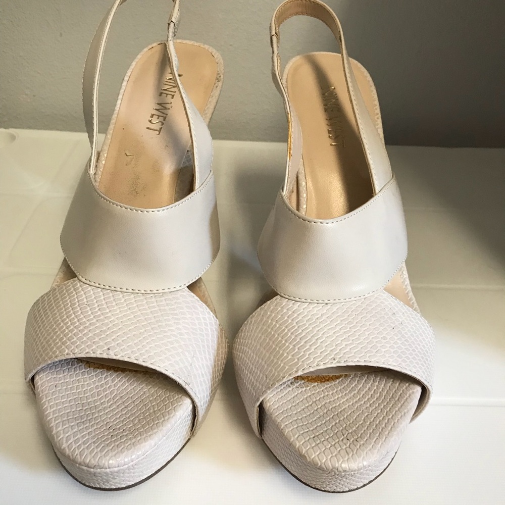 Vintage Nine West Neutral stilettos